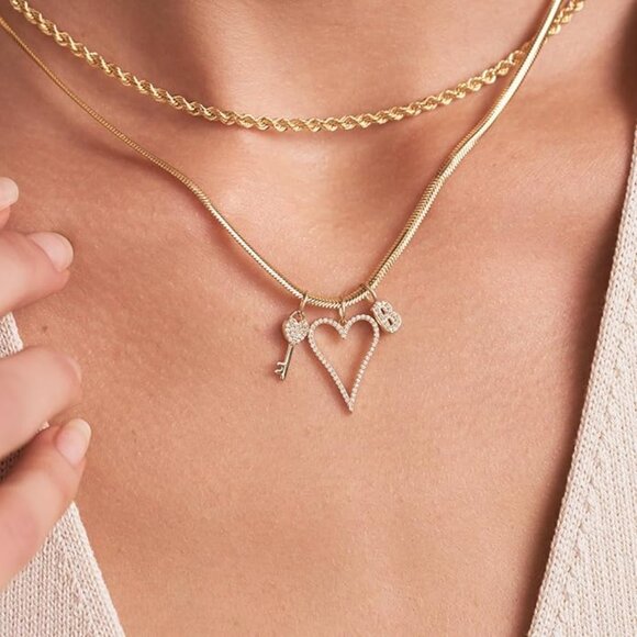 14K Solid Gold Long Diamond Heart Charm Pendant 0.14ct NWT - Picture 5 of 7